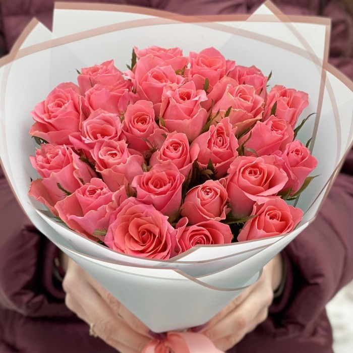 25 коралловых роз Эйс Пинк